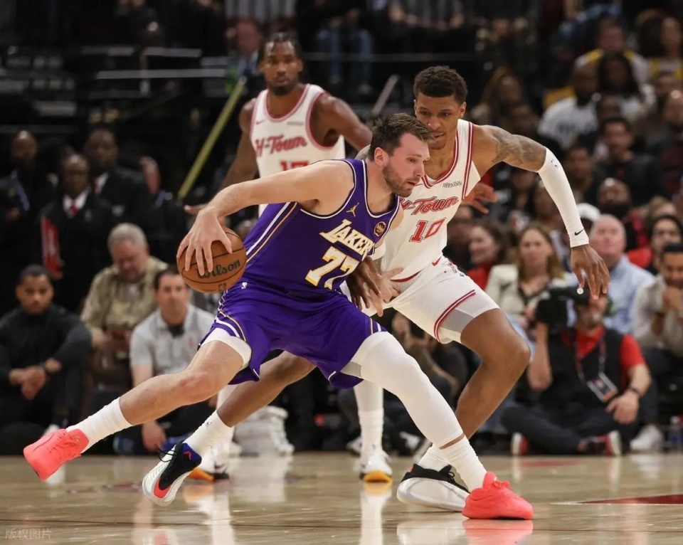 开元棋牌-英冠垫底队爆冷淘汰利物浦